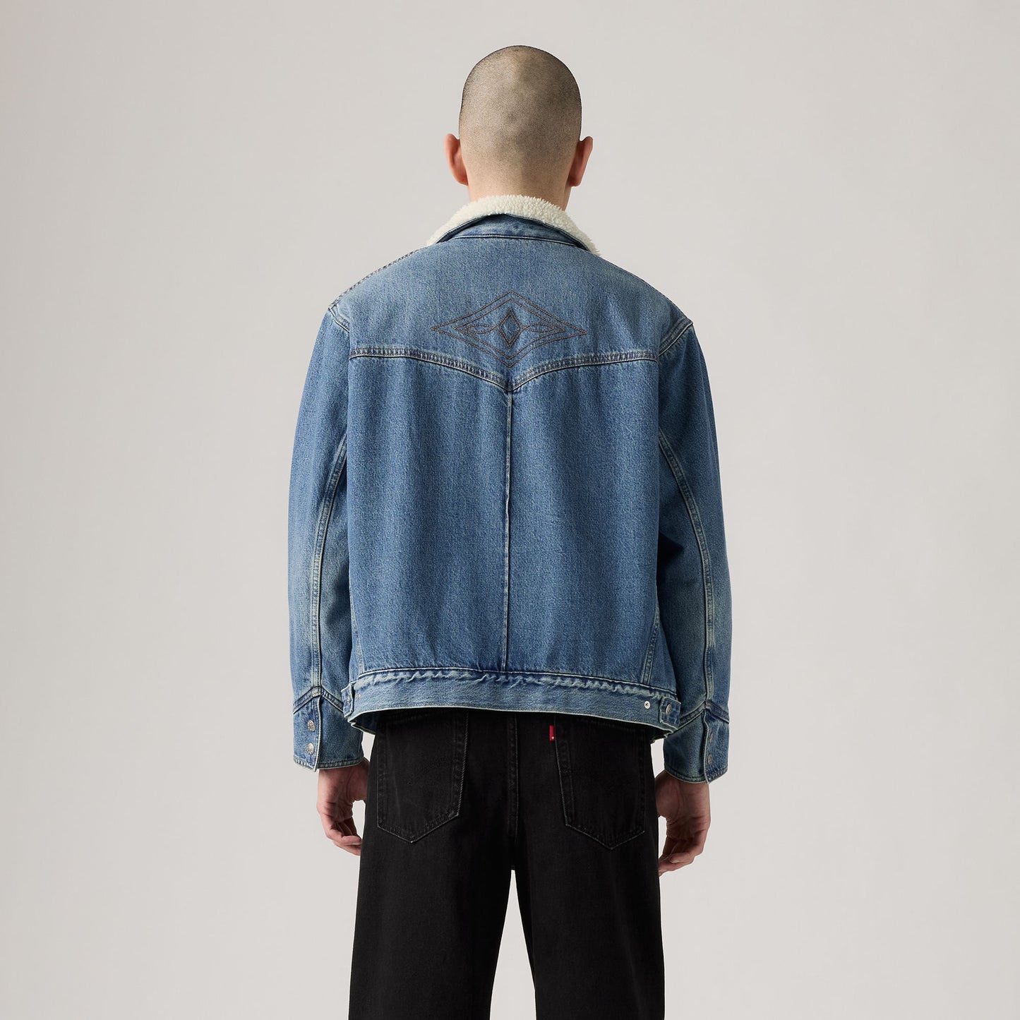 002WX0001_2_CM_BV