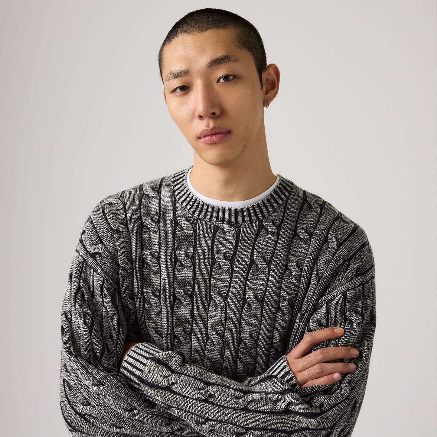 카멜 케이블 크루 스웨터