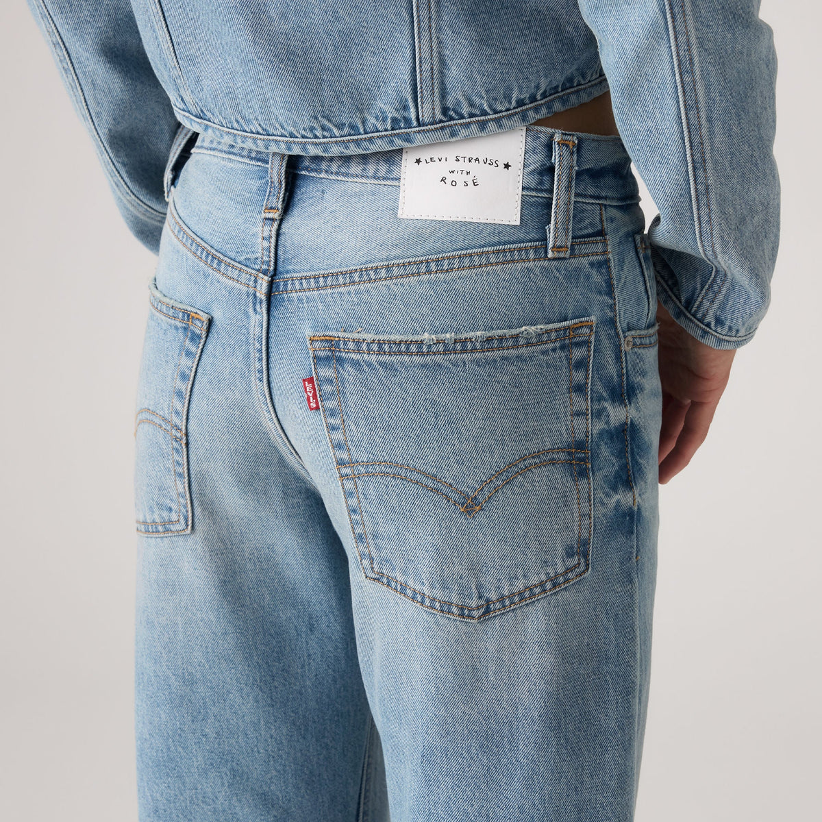 [9/18 순차 배송] Levi's® x Rosé 루즈 부츠 진