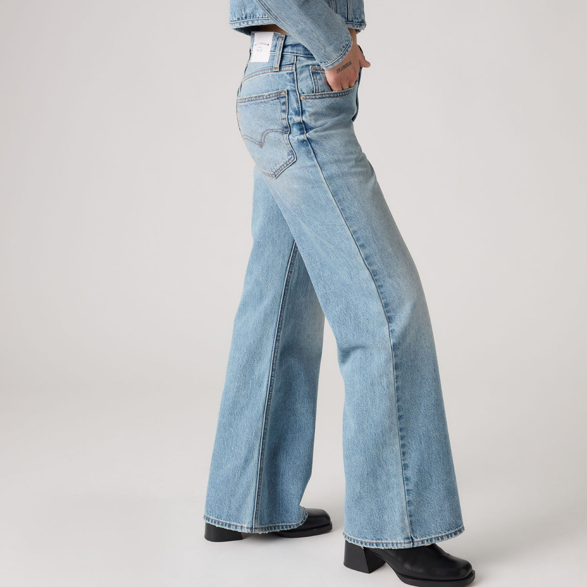 [9/18 순차 배송] Levi's® x Rosé 루즈 부츠 진